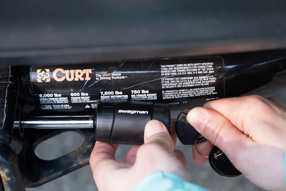 Swagman 1/2" Locking Threaded Hitch Pin & Cable