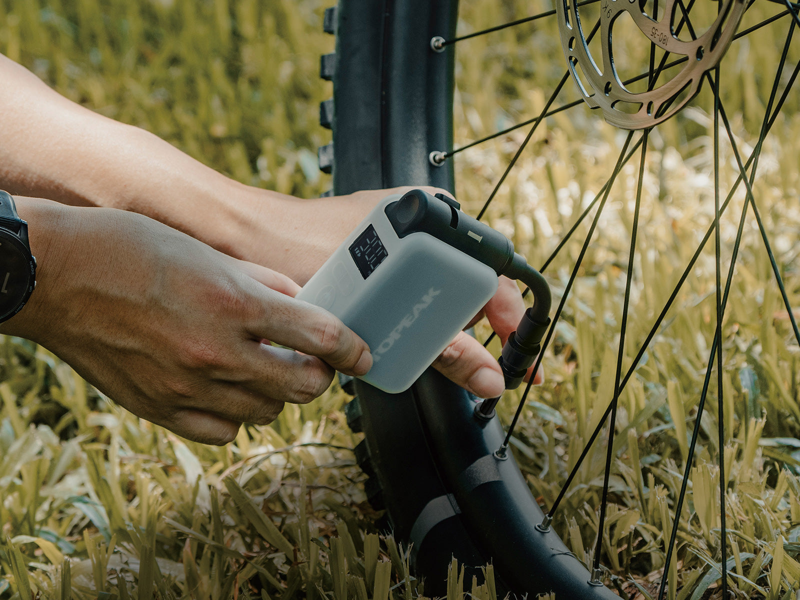 Topeak E-Booster Digital Pump